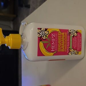 New Sealed Hempz Sugared Banana & Vanilla Blossom Herbal Body Moistuizer 17oz